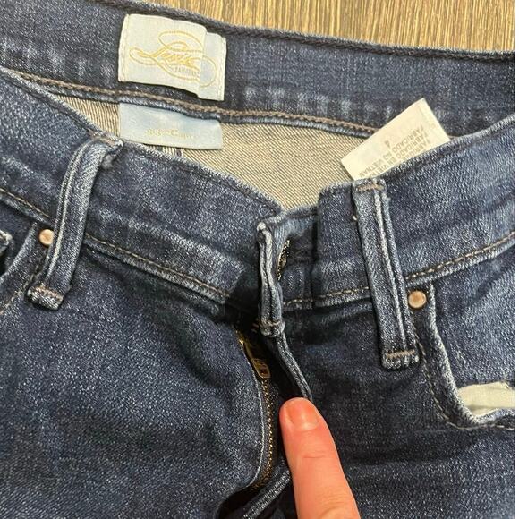 Levi's Womens 515 Cuffed Denim Capris Jeans Mid Rise Stretch Dark Wash Blue Sz 4 - Picture 4 of 11